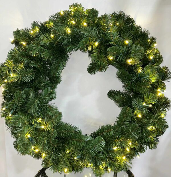 Light-Up Christmas Wreath